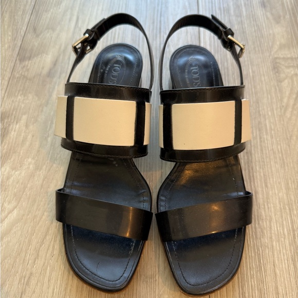 Tod's Shoes - ♠️HP♠️ Tod’s Leather & Patent Leather Black and White Sandal = Size 38